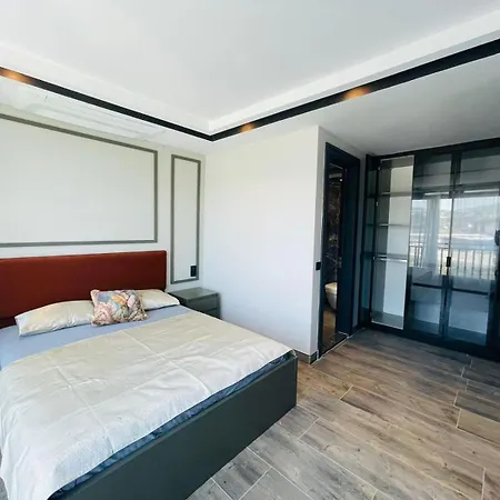 Luxury With Private Pool كوشاداسيه