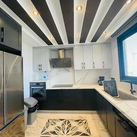 Luxury With Private Pool كوشاداسيه
